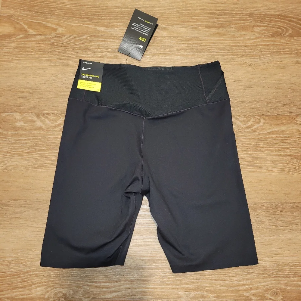 Nike Yoga Luxe High Waisted Shorts - Women's Size Small DA0837-010 New